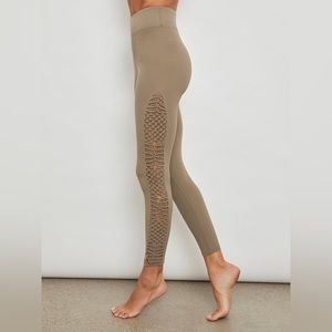 CARBON38 Sayang Macrame Legging